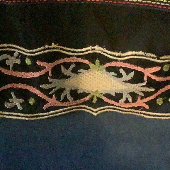 V Christian Embroiled Dress - Picture 4 of 10